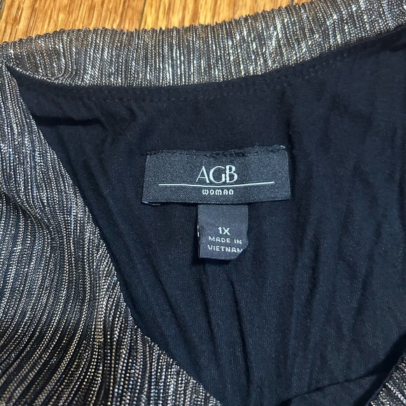 AGB Women's Metallic Silver Party Date Night V Front Popover Top 1X - Picture 4 of 8